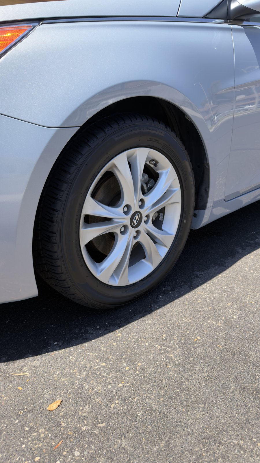 Same Hyundai wheel after cleaning, brake dust removed